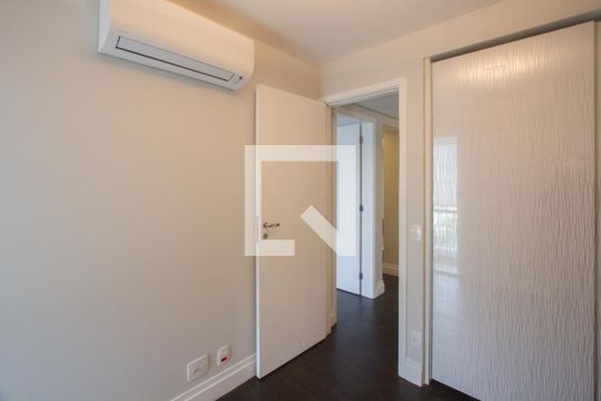 Suíte 2 de apartamento para alugar com 2 quartos, 112m² em Chácara Santo Antônio , São Paulo