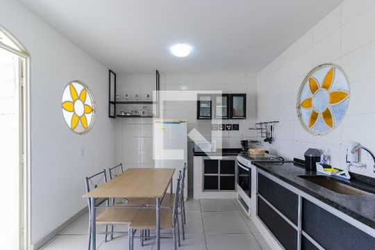 Cozinha de apartamento para alugar com 2 quartos, 80m² em Monte Castelo, São José dos Campos