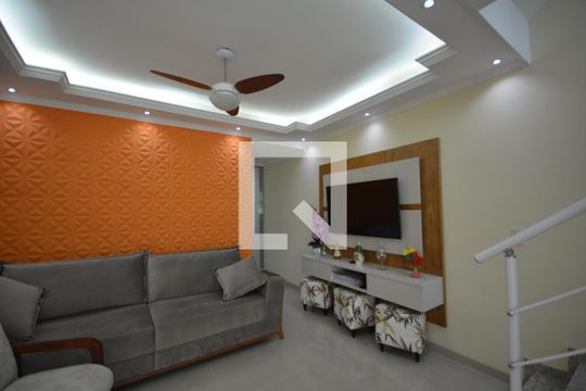 Sala de casa à venda com 2 quartos, 157m² em Irajá, Rio de Janeiro