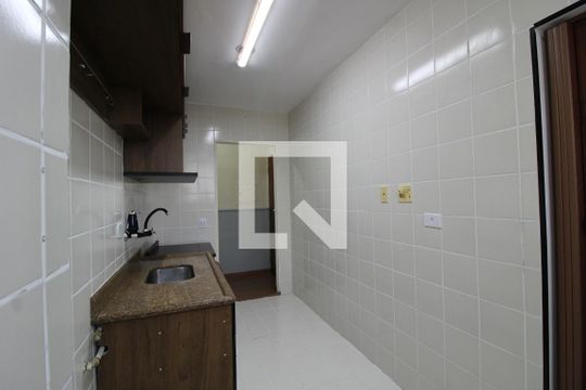 Cozinha de apartamento à venda com 2 quartos, 63m² em Vila Ivone, São Paulo