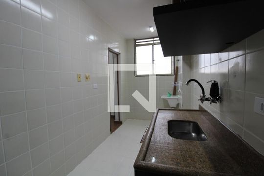 Cozinha de apartamento à venda com 2 quartos, 63m² em Vila Ivone, São Paulo