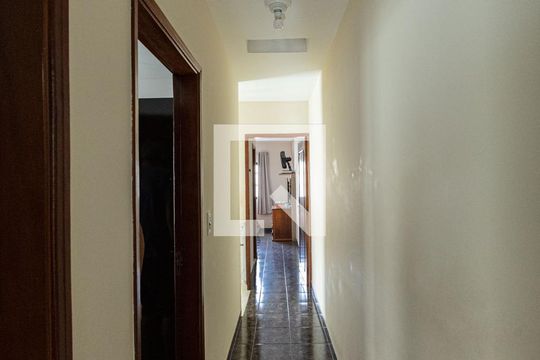 Corredor de casa à venda com 3 quartos, 129m² em Vila Matilde, São Paulo