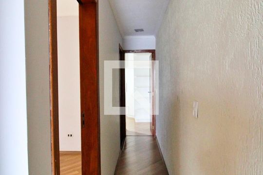 Corredor de casa para alugar com 3 quartos, 147m² em Vila Curuca, Santo André