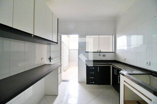 Casa para alugar com 3 quartos, 147m² em Vila Curuca, Santo André