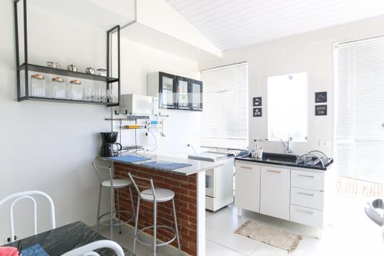 Cozinha de apartamento para alugar com 1 quarto, 60m² em Monte Castelo, São José dos Campos