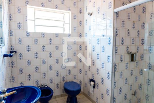 Banheiro de casa à venda com 3 quartos, 125m² em Jardim Santo Antoninho, São Paulo