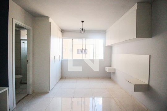Sala/Quarto de kitnet/studio à venda com 1 quarto, 24m² em Vila Campanela, São Paulo