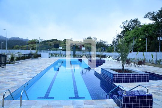 Piscina de apartamento para alugar com 3 quartos, 65m² em Paisagem Renoir, Cotia