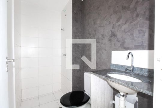 Banheiro de apartamento para alugar com 2 quartos, 53m² em Nakamura Park, Cotia