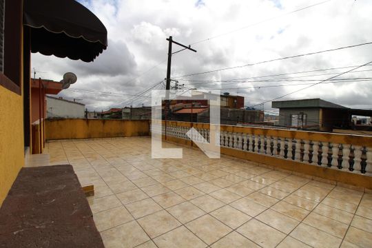 varanda de casa para alugar com 2 quartos, 70m² em Jardim Três Marias, São Paulo