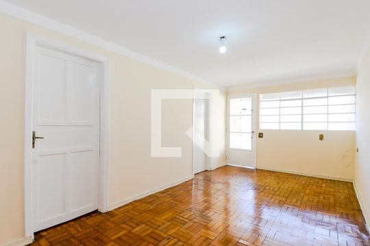 Casa para alugar com 3 quartos, 200m² em Jardim Terezópolis, Guarulhos