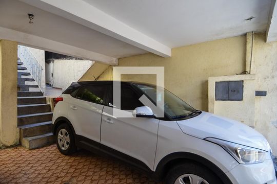 Garagem de casa para alugar com 3 quartos, 200m² em Jardim Terezópolis, Guarulhos