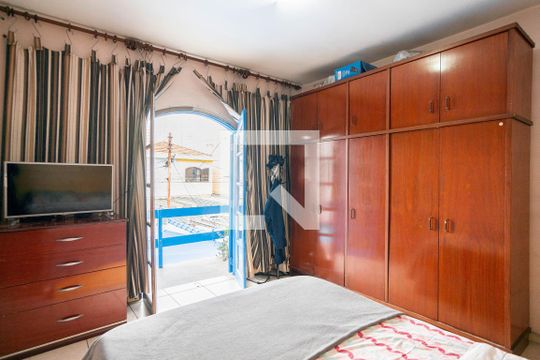 Suíte de casa à venda com 3 quartos, 150m² em Vila Acardia, São Paulo