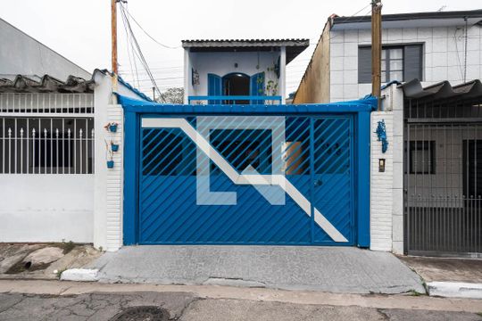 Fachada de casa à venda com 3 quartos, 150m² em Vila Acardia, São Paulo