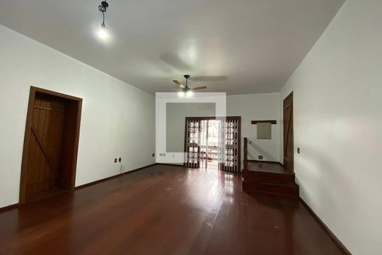 Sala de casa à venda com 5 quartos, 430m² em Liberdade, Novo Hamburgo