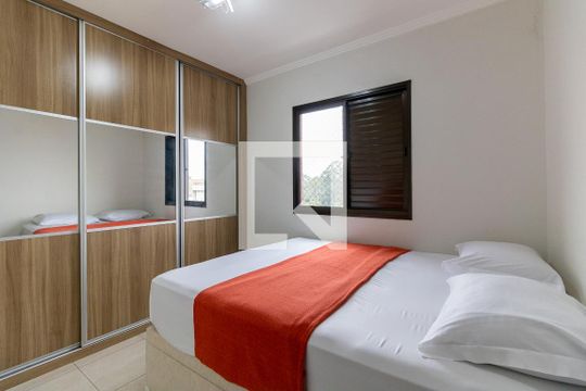 Quarto 1 de apartamento à venda com 3 quartos, 62m² em Vila Arapuã, São Paulo
