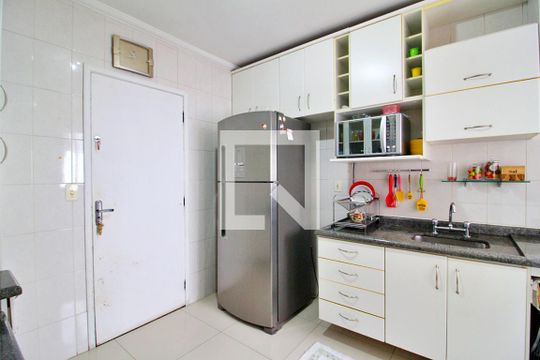 Cozinha de apartamento à venda com 3 quartos, 86m² em Vila Curuca, Santo André