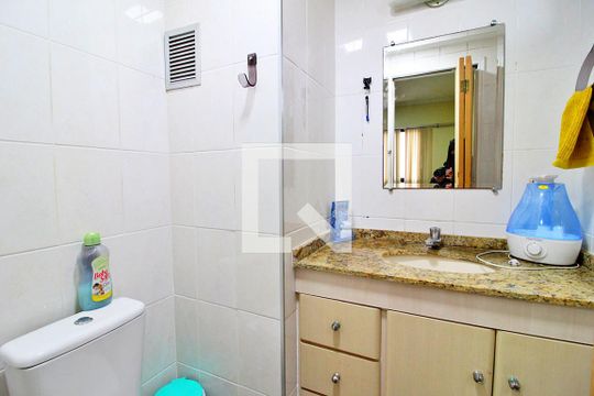 Banheiro da Suíte de apartamento à venda com 3 quartos, 86m² em Vila Curuca, Santo André