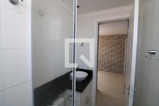 Banheiro de apartamento para alugar com 2 quartos, 44m² em Cidade Satélite Santa Bárbara, São Paulo