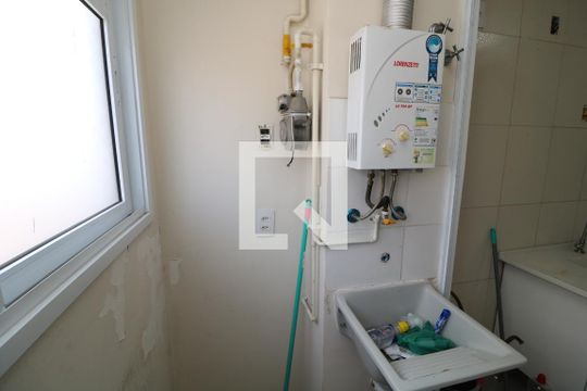 Área de Serviço de apartamento para alugar com 2 quartos, 44m² em Cidade Satélite Santa Bárbara, São Paulo