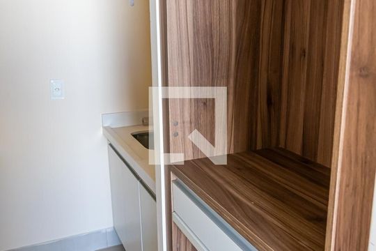 Garagem de casa à venda com 3 quartos, 185m² em Vila Lemos, Campinas