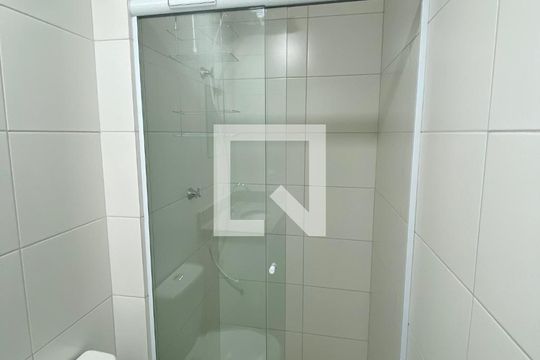Banheiro de apartamento para alugar com 1 quarto, 29m² em Bela Vista, São Paulo