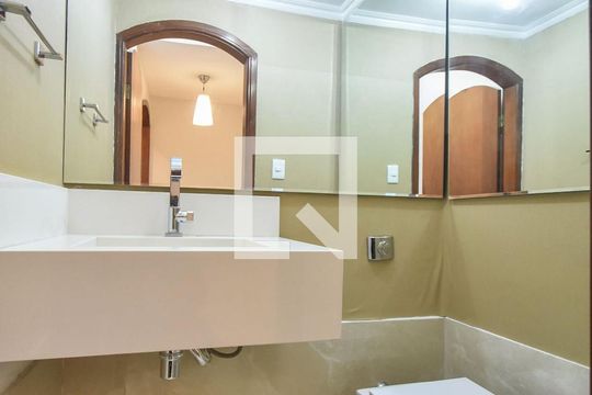 Lavabo de casa à venda com 3 quartos, 220m² em Jardim Aeroporto, São Paulo