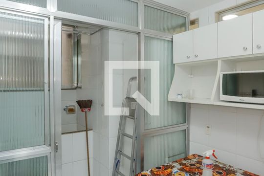 Cozinha  de apartamento para alugar com 3 quartos, 71m² em Copacabana, Rio de Janeiro