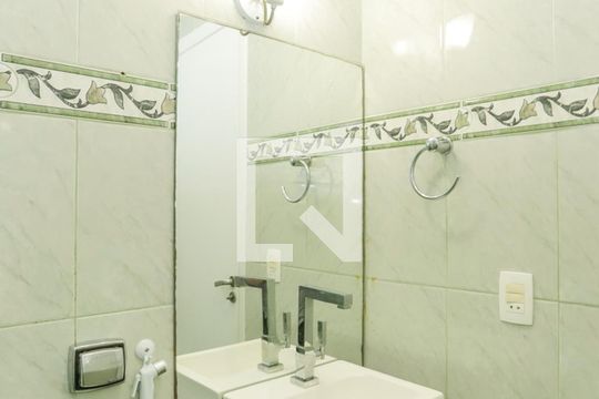 banheiro  de apartamento para alugar com 3 quartos, 71m² em Copacabana, Rio de Janeiro