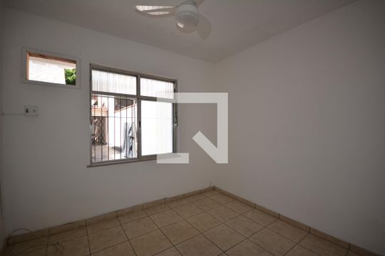 Quarto 1 de casa à venda com 6 quartos, 280m² em Brás de Pina, Rio de Janeiro