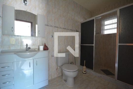 Banheiro da Suíte de casa à venda com 6 quartos, 280m² em Brás de Pina, Rio de Janeiro