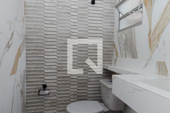 Banheiro da Suíte de casa de condomínio para alugar com 2 quartos, 90m² em Jardim Adriana, Guarulhos