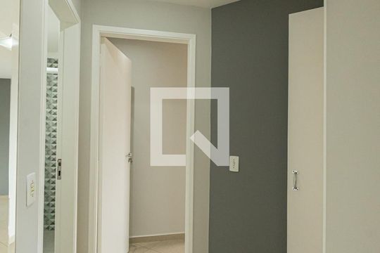 Corredor de apartamento para alugar com 2 quartos, 62m² em Vila Sao Geraldo, São Paulo