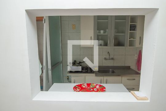 Cozinha de apartamento para alugar com 3 quartos, 102m² em São Sebastião, Porto Alegre