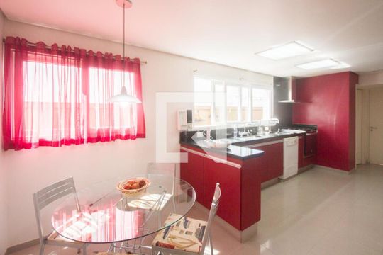 Cozinha de casa à venda com 4 quartos, 450m² em Santo Amaro, São Paulo