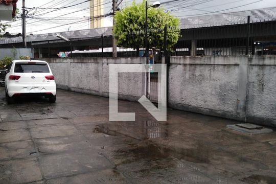 Garagem - Fundos de apartamento à venda com 2 quartos, 65m² em Campo Grande, Rio de Janeiro