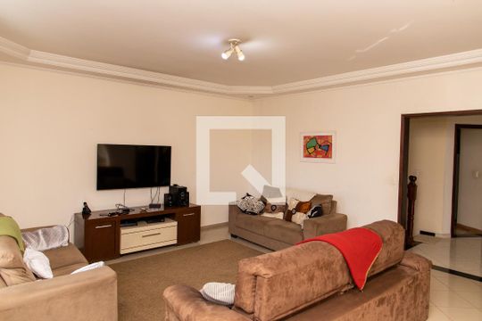 Sala de Estar de casa à venda com 5 quartos, 600m² em Centro, Diadema