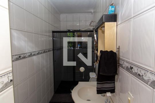 Banheiro da Suíte 1 de casa à venda com 5 quartos, 600m² em Centro, Diadema