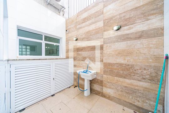 Área de Serviço de casa à venda com 4 quartos, 340m² em Vila Santa Teresa, Santo André