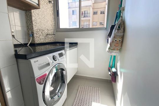 Área de Serviço de apartamento para alugar com 2 quartos, 55m² em Conceição, Osasco