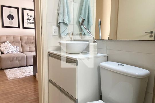 Banheiro Social de apartamento para alugar com 2 quartos, 55m² em Conceição, Osasco
