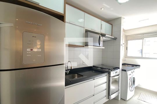 Cozinha de apartamento para alugar com 2 quartos, 55m² em Conceição, Osasco