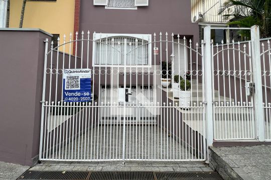 Fachada de casa à venda com 4 quartos, 230m² em Jardim Vera Cruz, São Paulo