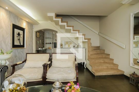 Sala 1 de casa à venda com 4 quartos, 230m² em Jardim Vera Cruz, São Paulo