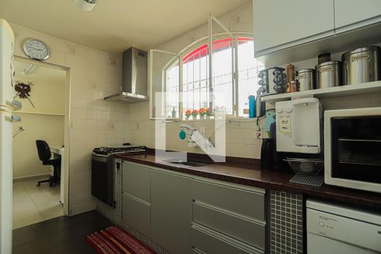 Cozinha de casa à venda com 4 quartos, 230m² em Jardim Vera Cruz, São Paulo