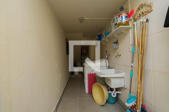 Área de Serviço de casa à venda com 4 quartos, 230m² em Jardim Vera Cruz, São Paulo