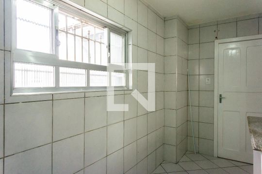 Banheiro da Suíte de casa à venda com 3 quartos, 250m² em Vila Bertioga, São Paulo