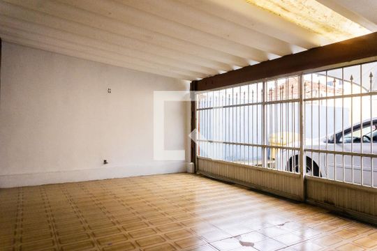 Garagem de casa à venda com 3 quartos, 250m² em Vila Bertioga, São Paulo