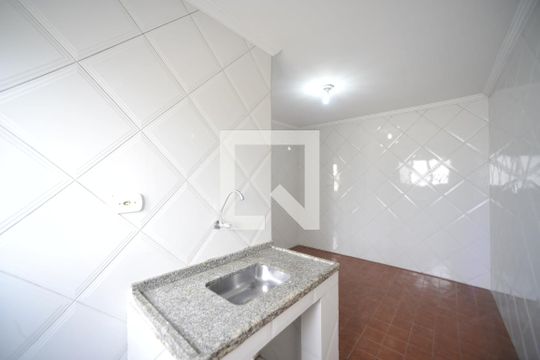Cozinha de apartamento para alugar com 1 quarto, 45m² em Brás, São Paulo