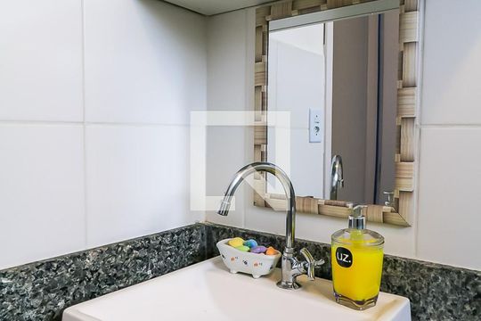 Banheiro de apartamento à venda com 2 quartos, 43m² em Jardim Umarizal, São Paulo